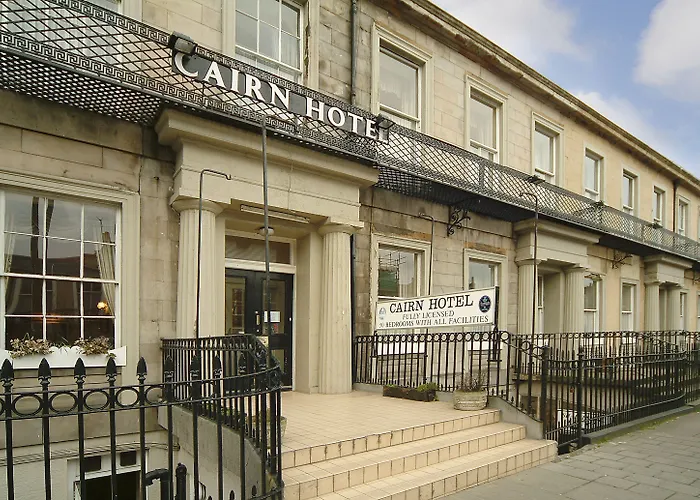 Cairn & 3*