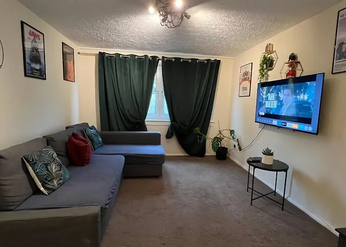 The Red Door, Two-bedrooms 아파트