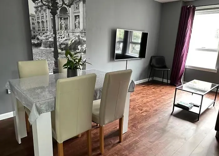 Lägenhet Two Bedroom Flat Close To Meadows With Free Parking By Parking Permit Edinburg