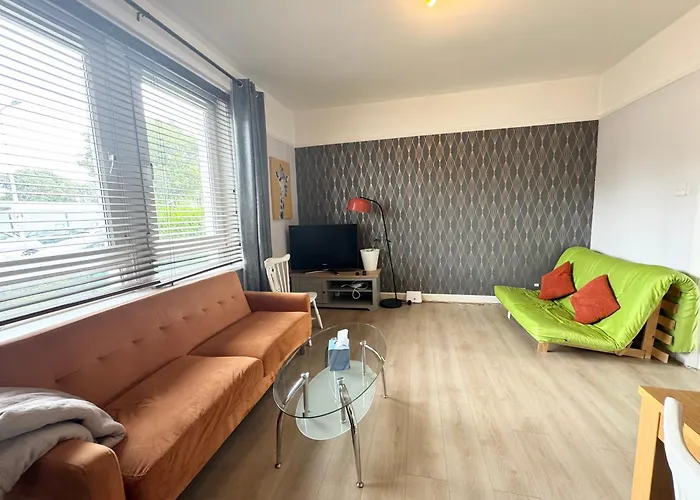 Peaceful Centre Retreat At Great Location And Easy Access *