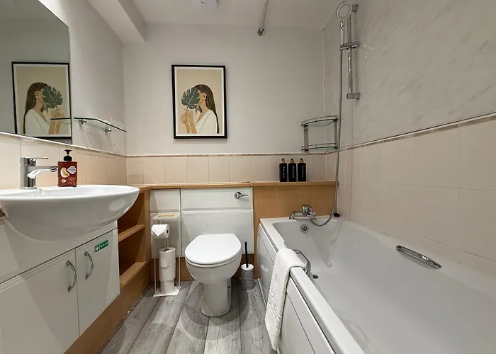 The Shore 2 Bedroom דירה אדינבורו