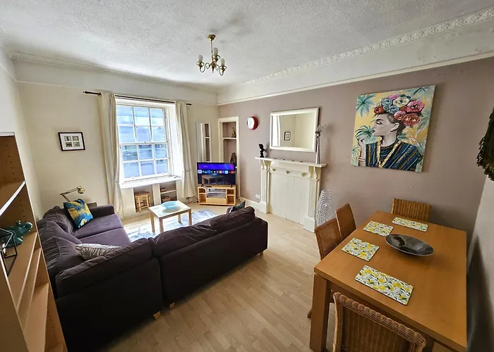 Charming 2bd Flat 10 Minutes To Castle *