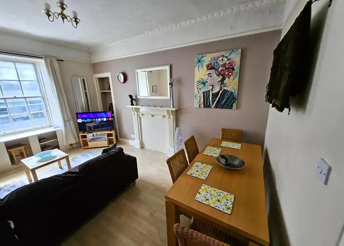 Charming 2bd Flat 10 Minutes To Castle *