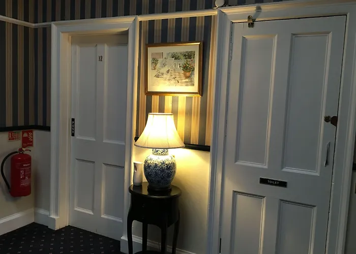 Allison House 17 Гостевой дом 3*