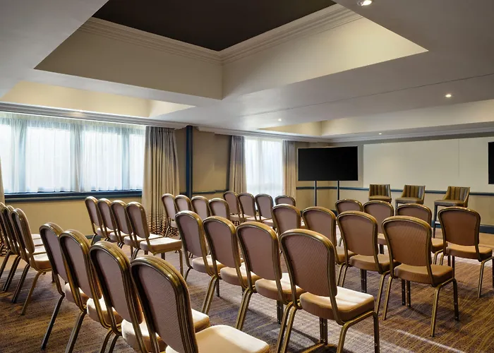 Marriott Holyrood 4*