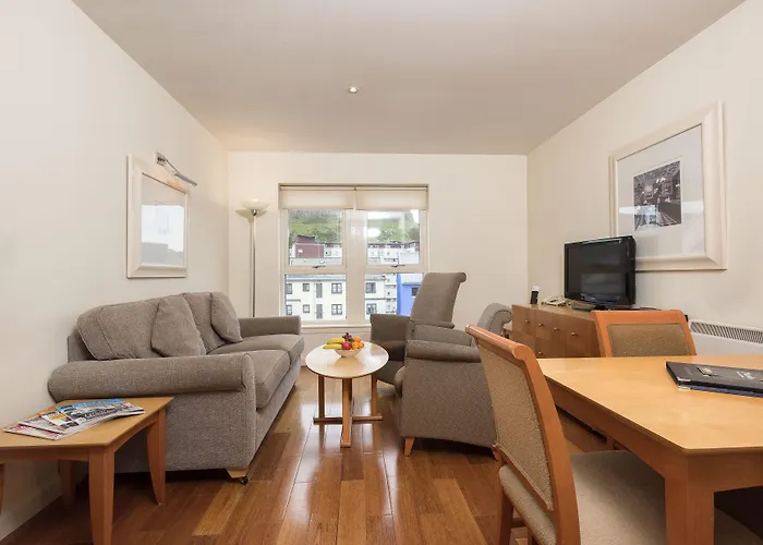 Holyrood Aparthotel Edimburgo