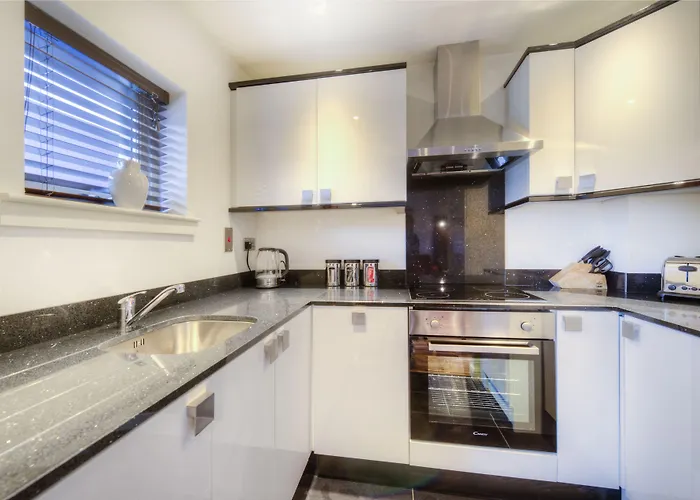 Holyrood Aparthotel 4*