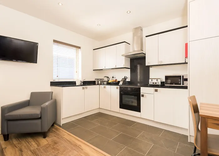 Holyrood Aparthotel 4*