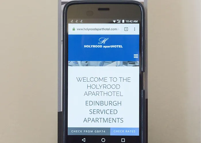 Holyrood Aparthotel 4*