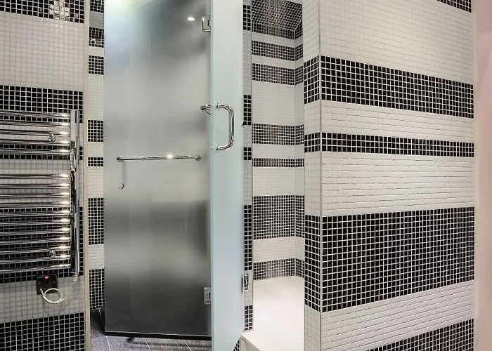 Stay Central Hotel Otel 3*