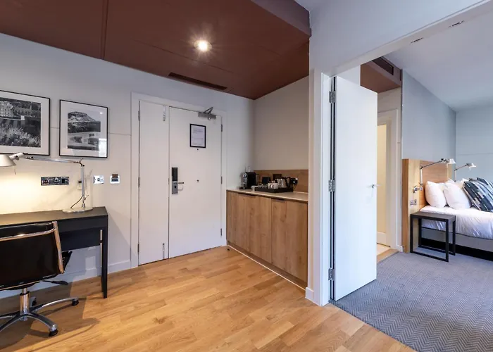 Apex Of 4* Edinburgh