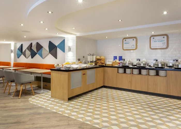 Hotel Express Centre By Ihg 3*