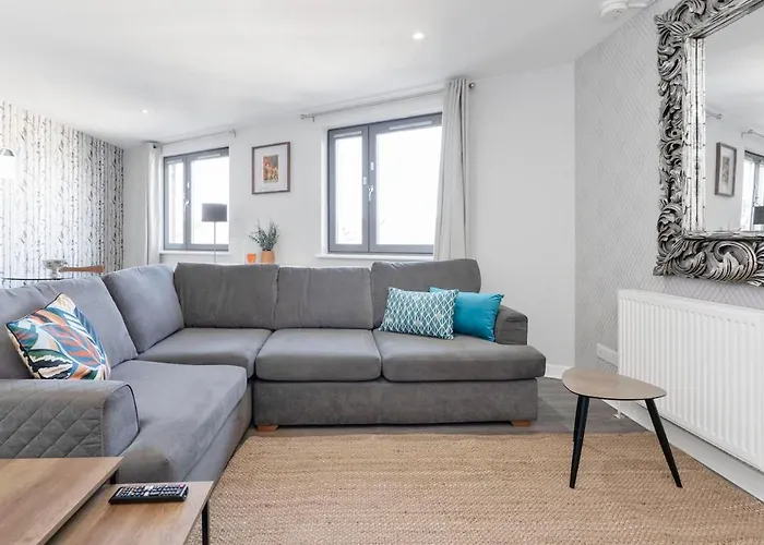 Leith's Bright Abode דירה