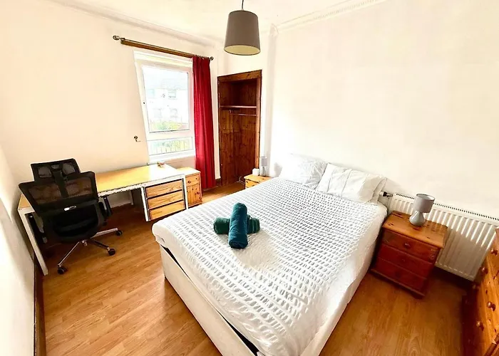 Spacious 3 Bedroom Flat