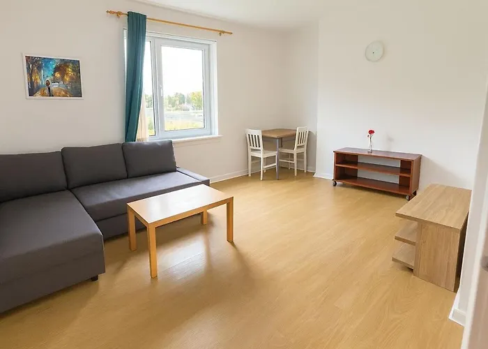 Bright & Spacious 2 Bedroom Flat