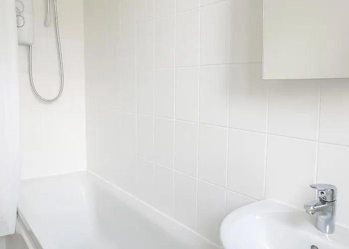 Lägenhet Bright & Spacious 2 Bedroom Flat