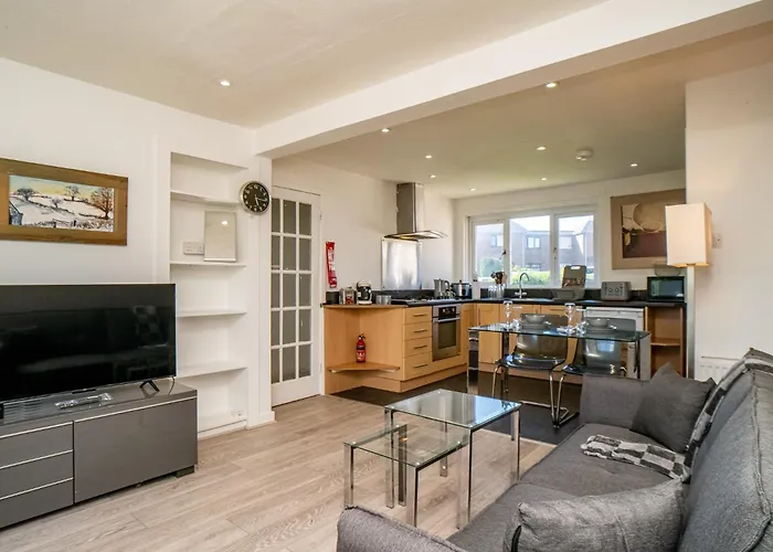 Апартаменты Northfield 1 Bedroom With Sofa Bed - *