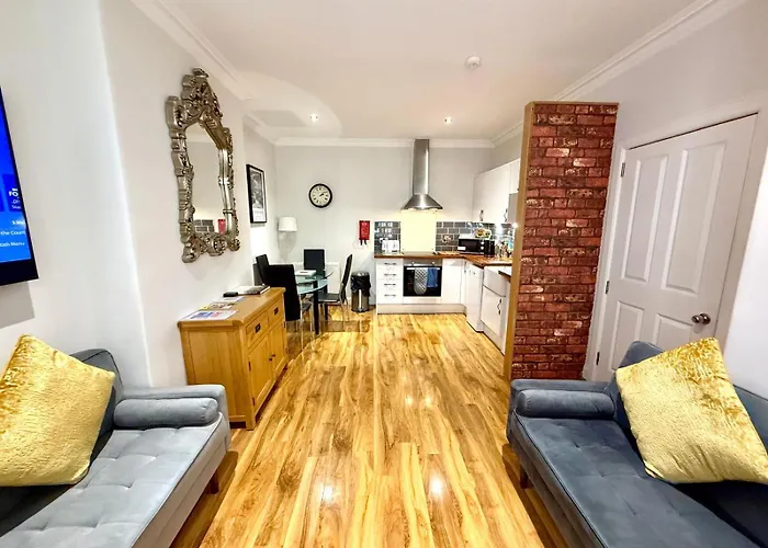 Historic Mews House 2br In Centre Edinburgh