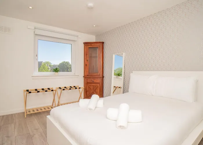 Northfield 1 Bedroom With Sofa Bed - *