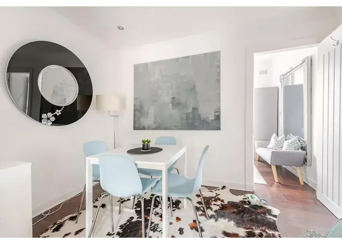 Apartment Elegant Flat In A Serene Neighbourhood *
