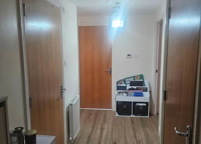 דירה Centre One Private Bedroom In Shared With Private Bathroom With Free Car Parking אדינבורו