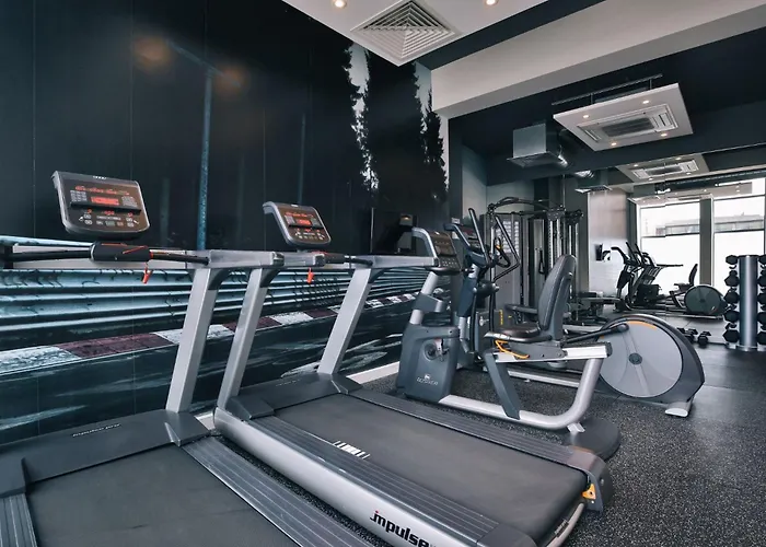 For Students Only - Buccleuch Street In * אדינבורו