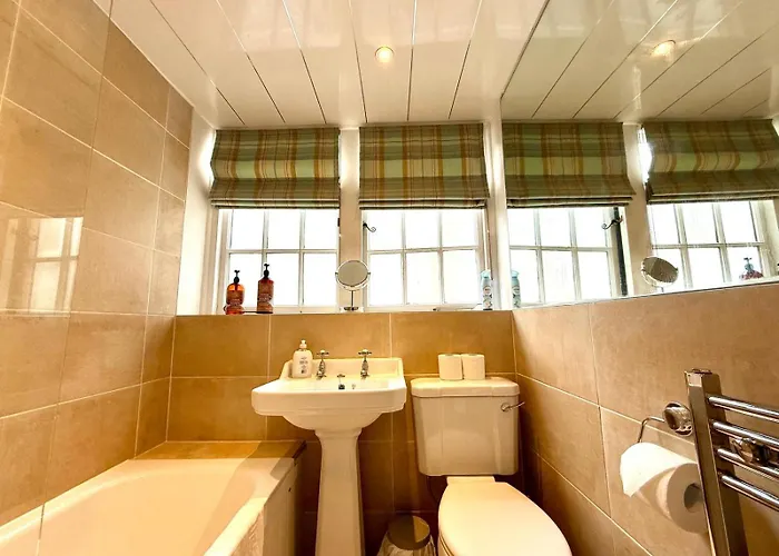 Historic Mews House 2br In Centre * Edinburgh