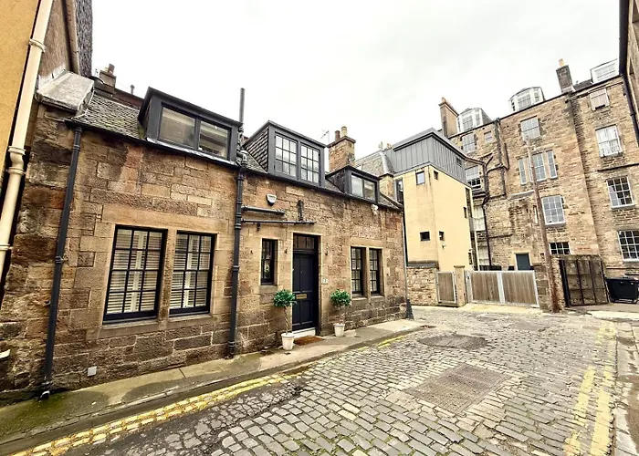 Historic Mews House 2br In Centre Lejlighed Edinburgh