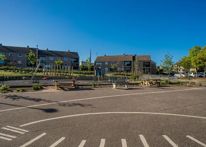 Northfield 1 Bedroom With Sofa Bed - דירה *