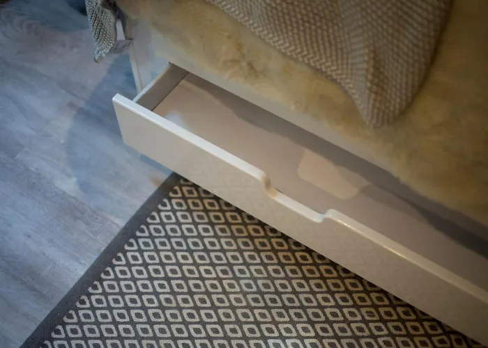 Daire For Students Only - Buccleuch Street In *