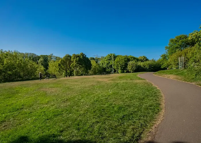 Northfield 1 Bedroom With Sofa Bed - *