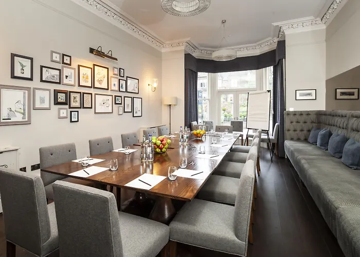 Hotel The Roseate - Small Luxury Of The World