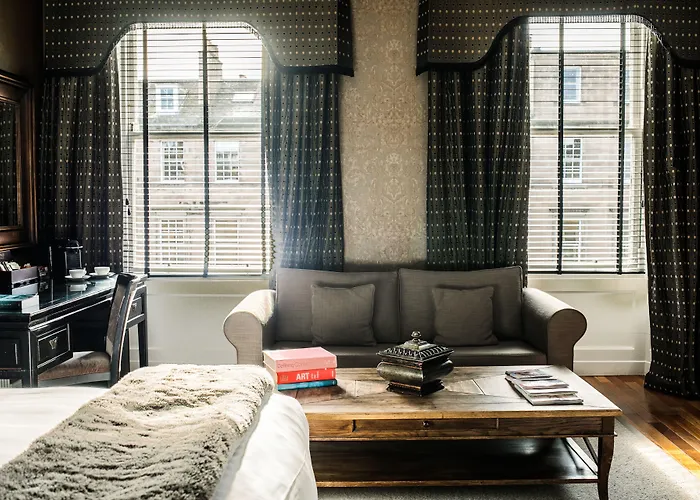 Nira Caledonia Hotel 4*