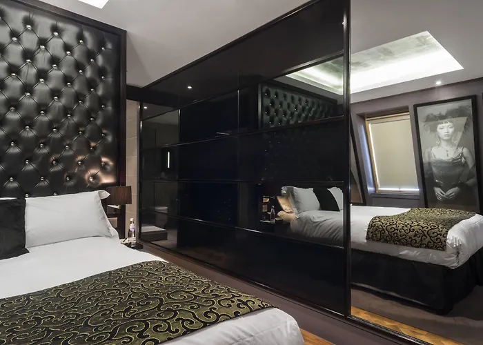 Le Monde 4* Edinburgh