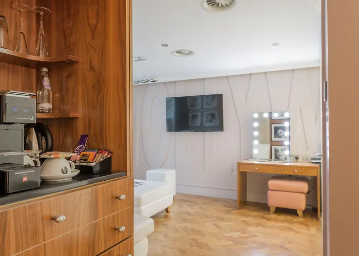 Le Monde 4* Edinburgh