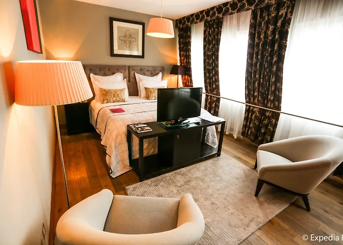 Tigerlily Hotel