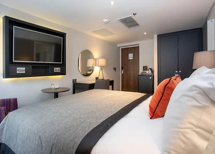 Hill Place 4*