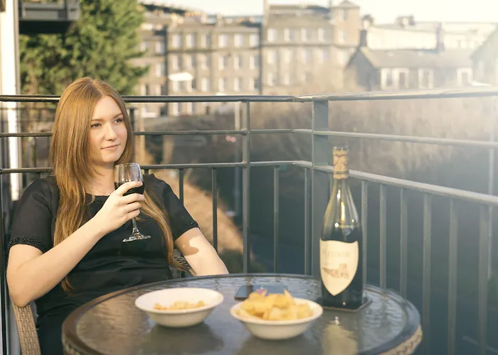 Fountain Court - Harris 4*