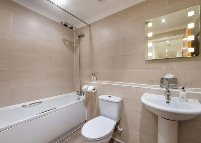 Fountain Court - Harris 4*