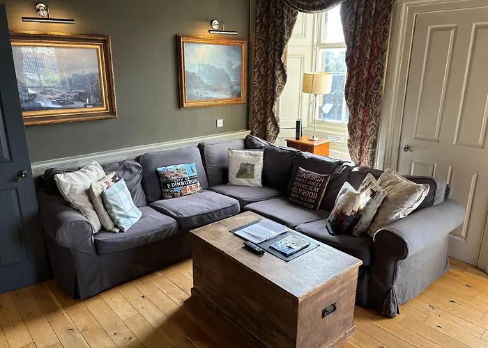 The Castle Esplanade דירה אדינבורו