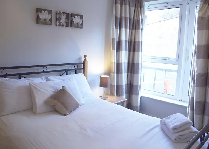 Dreamhouse Holyrood Park *