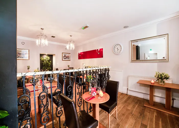 Victoria Park House Hostel *