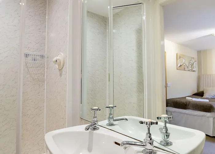 Arden Guest House, Craigmillar Castle 호텔 3*