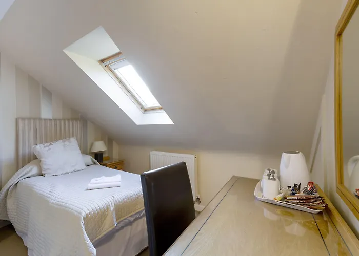 Hotel Arden Guest House, Craigmillar Castle