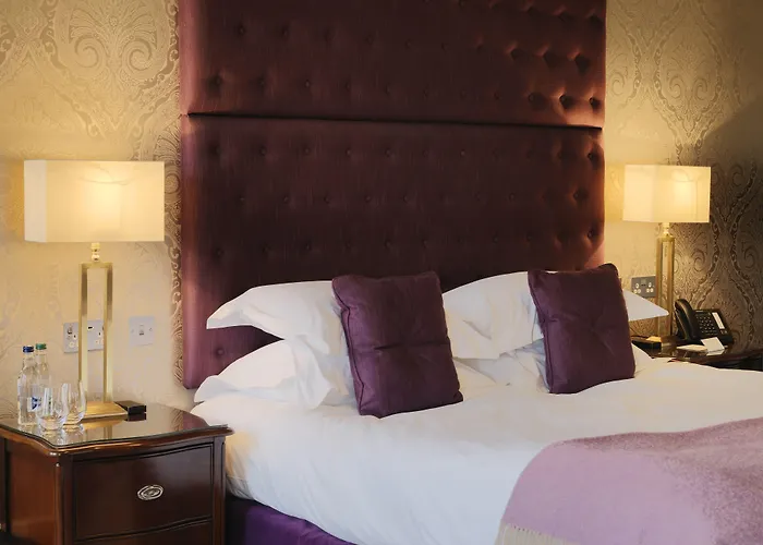 24 Royal Terrace Hotel