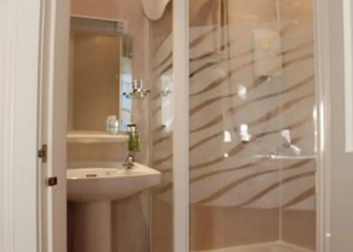 Highfield Guest house 4*