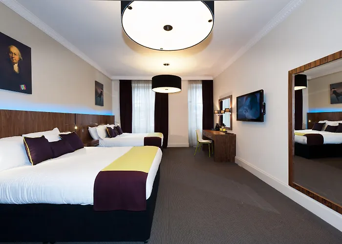 Otel The Place 4*