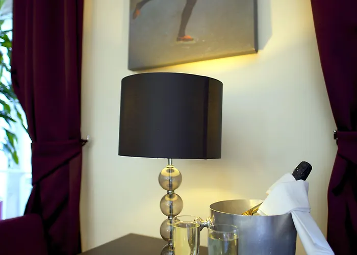 The Place Otel Edinburgh