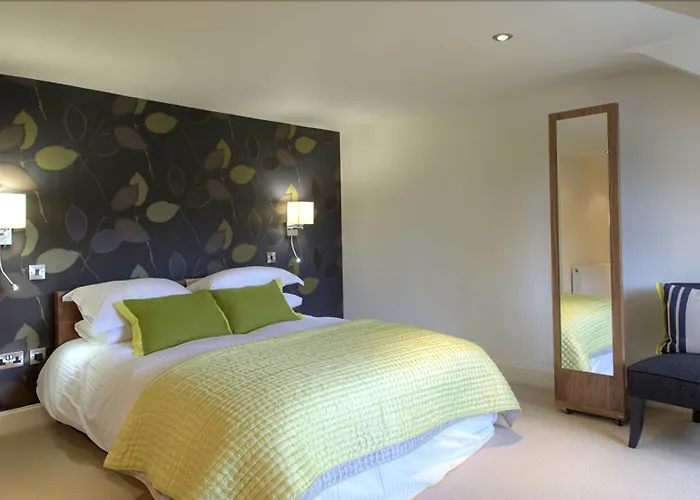 Hotell Clarendon Luxury 4*