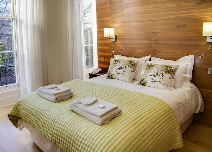 Clarendon Luxury 4* Edinburg